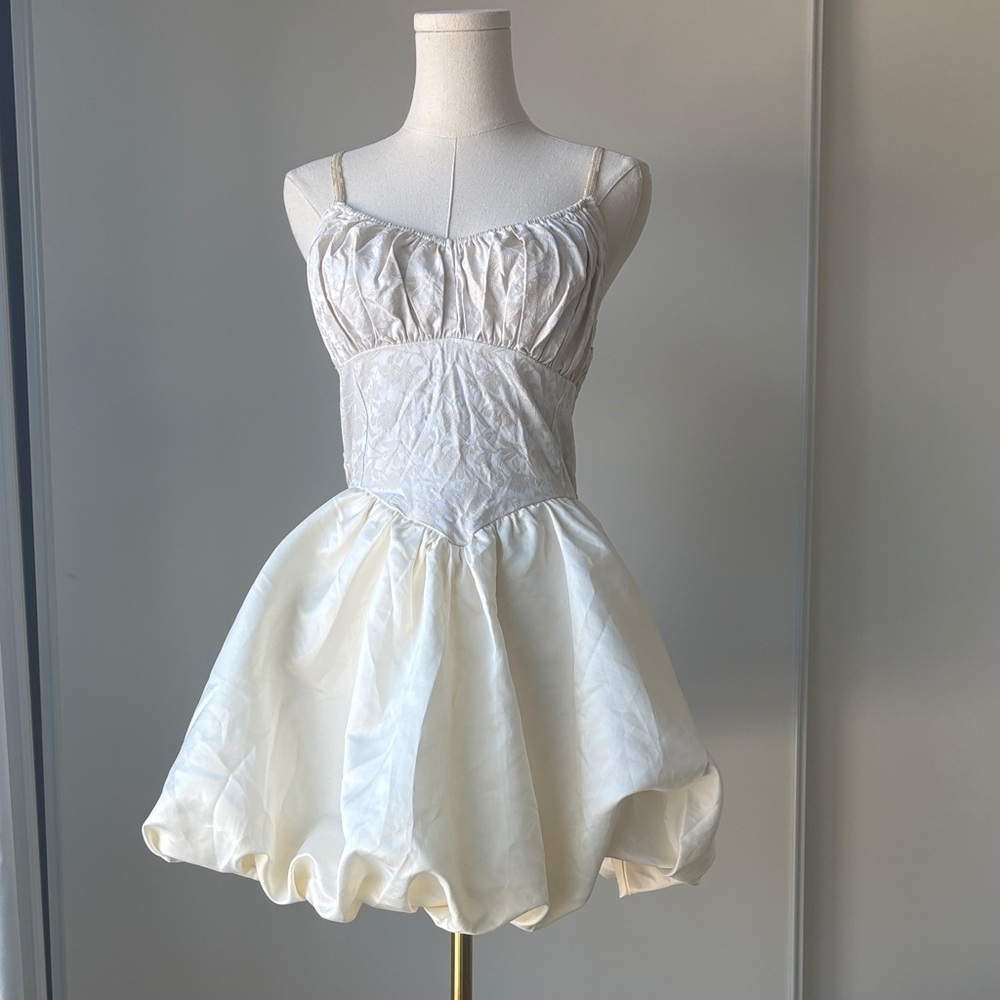 White/Ivory Sleeveless Dress - Basque Waist - Size S - Picture 2 of 5